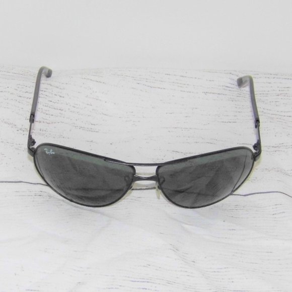 Ray-Ban Aviator Black Frame Sunglasses - Picture 2 of 5
